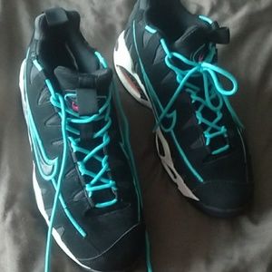 Men's Nike sneakers
